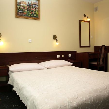 Hotel Relaks Wola Ducka Exterior photo