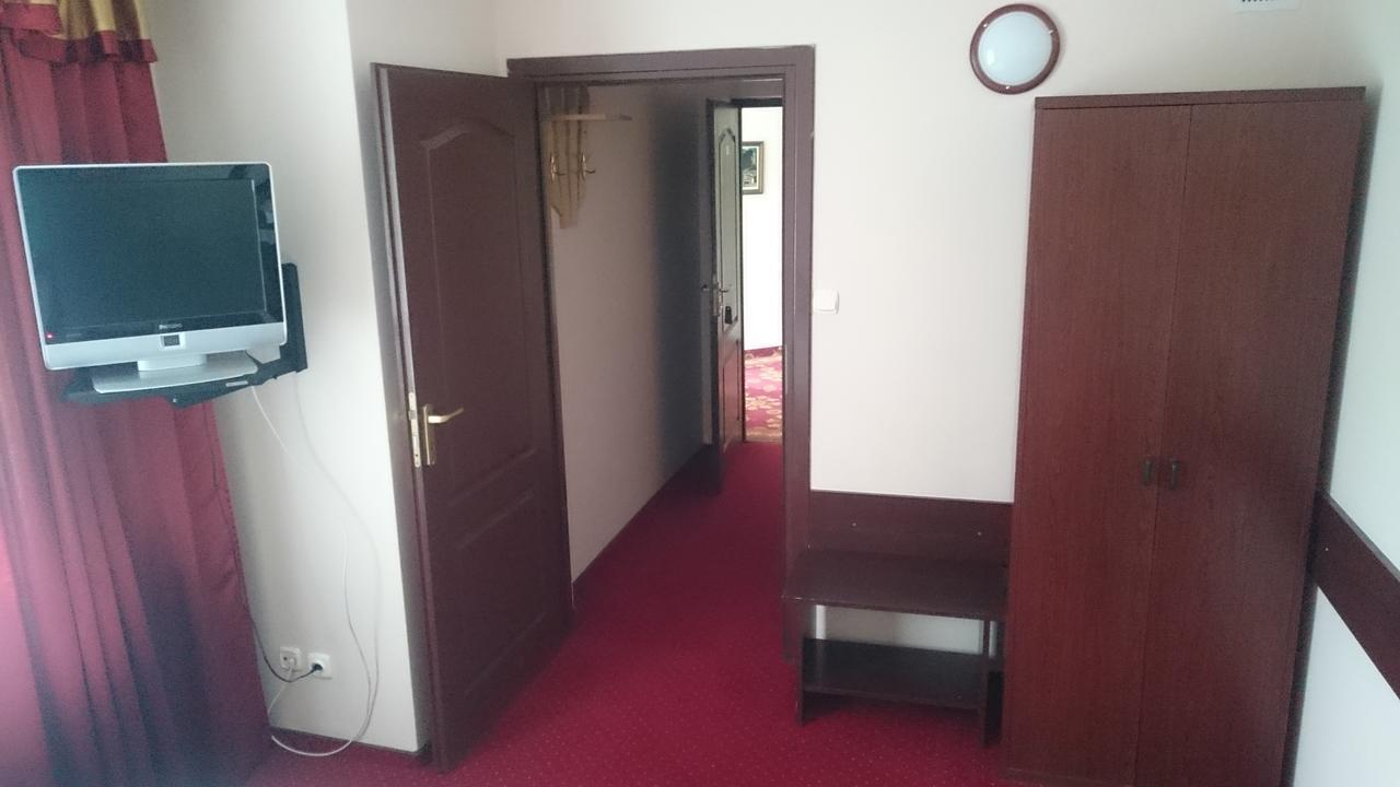 Hotel Relaks Wola Ducka Exterior photo
